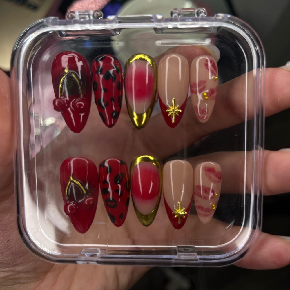 Customize press on nails💅💅